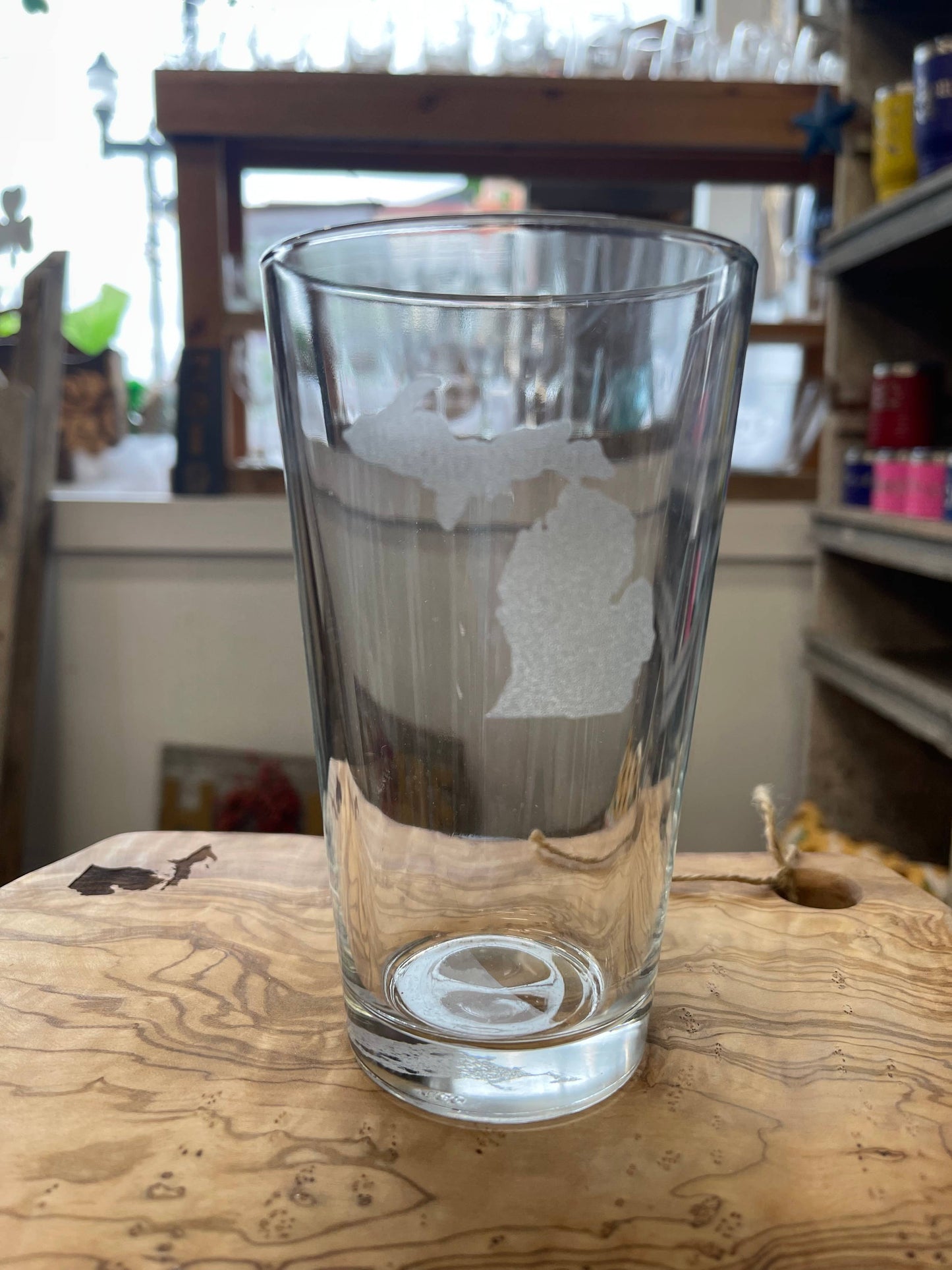 Pub Beer Drinking Glass 16 oz Laser Etched Michigan