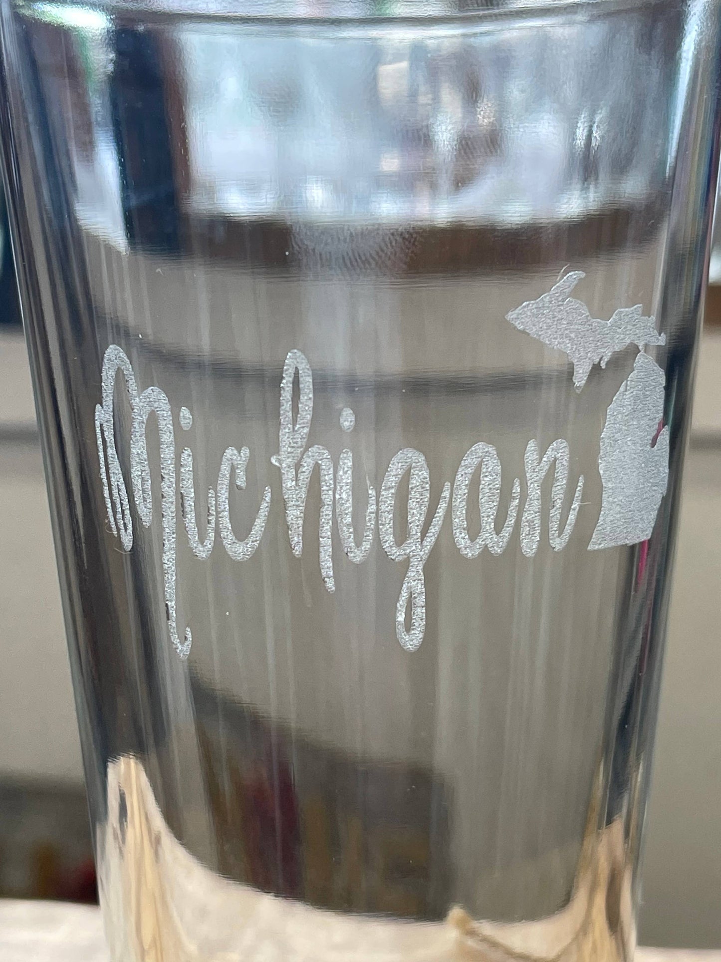 Pub Beer Drinking Glass 16 oz Laser Etched Michigan